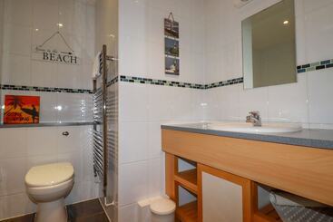 47 Bredon Court