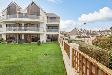 47 Bredon Court
