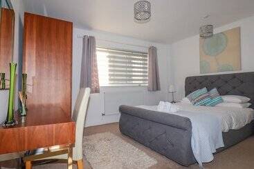 47 Bredon Court