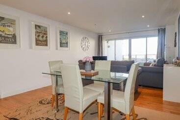 47 Bredon Court