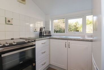 5 Carlyon Road