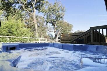 Ash Tree Lodge