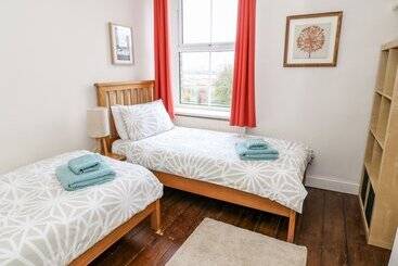 Canalside Cottage