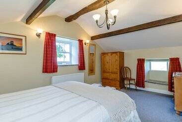 Golden Slack Cottage