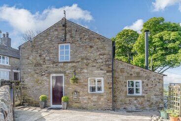 Golden Slack Cottage