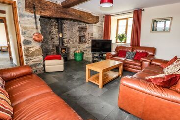 Maestyddyn Farm House