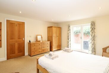 Oak Tree Lodge