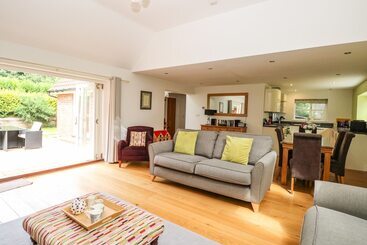 Oak Tree Lodge