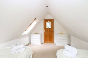 Oak Tree Lodge