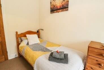 Parc Cottage