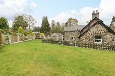 Parc Cottage