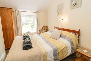 Parc Cottage