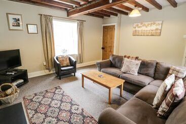 Parc Cottage