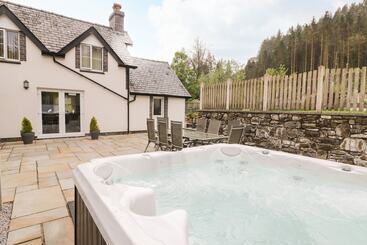 Parc Cottage