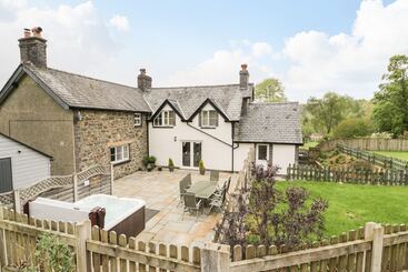 Parc Cottage