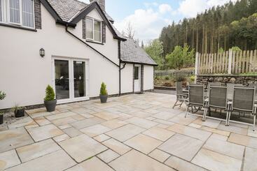 Parc Cottage