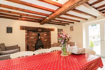 Parc Cottage