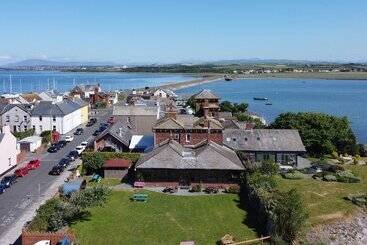 Roa Island House