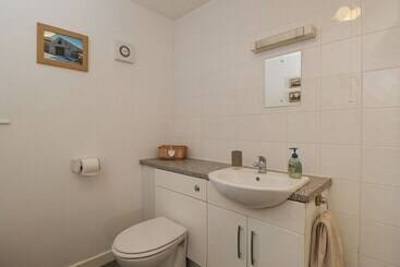 Roan Cottage