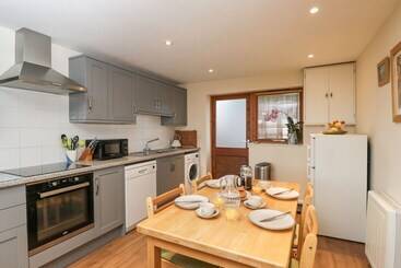 Roan Cottage