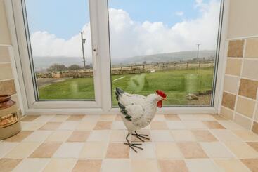 Tidkinhow Farm
