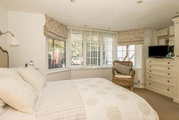 Woodend Annexe