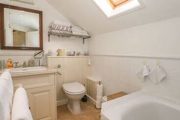 Woodend Annexe