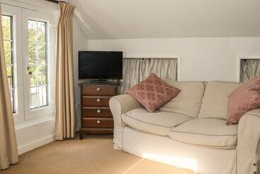 Woodend Annexe