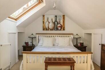 Woodend Annexe