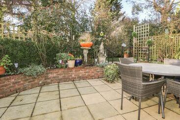 Woodend Annexe