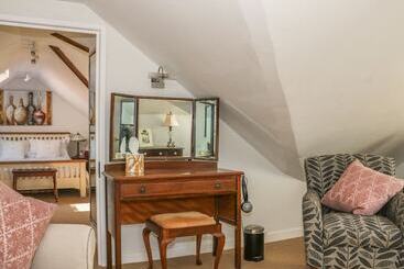 Woodend Annexe