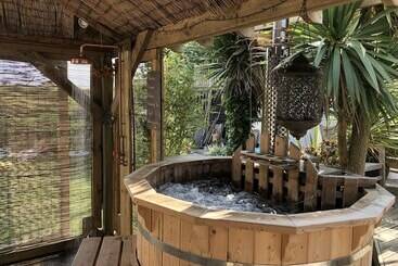 تختخواب و صبحانه Driftwood Beach House