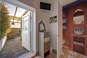 تختخواب و صبحانه Driftwood Beach House