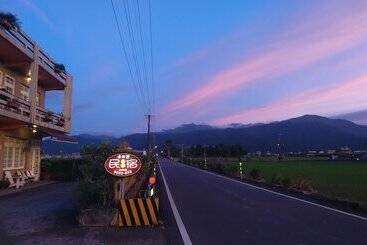 تختخواب و صبحانه Yilan Real Fun Homestay