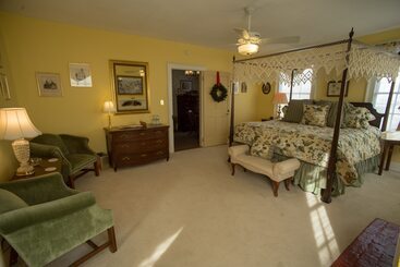 Benjamin Ellis House Bed & Breakfast