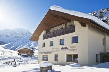 مسافرخانه Mahlknechthuette Seiseralm