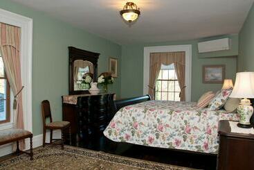 هتل Brinckerhoff Inn