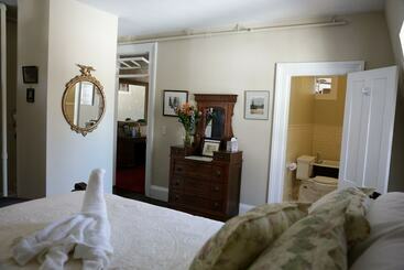 هتل Brinckerhoff Inn