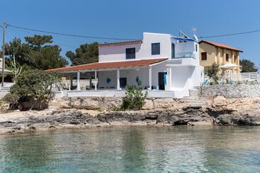 هتل Casa Limnionari Beach House