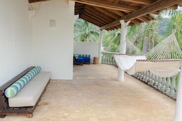 هتل Casa Manzanillo Boutique