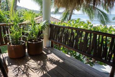 هتل Casa Manzanillo Boutique