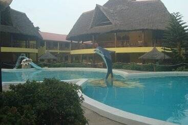 هتل Double Heart Malindi Resort