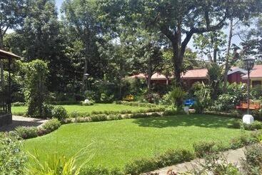 هتل El Pueblito De Don Luis