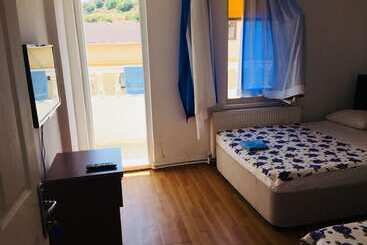 هتل Erkin Beach Club