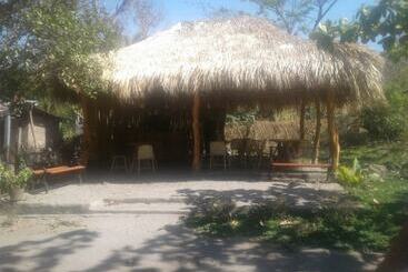 هتل Hostel El Esfuerzo