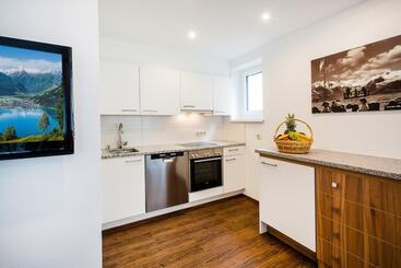 هتل Neue Post Apartments