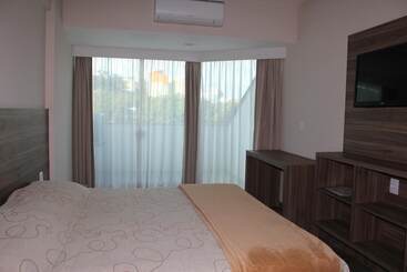 هتل Resende Inn