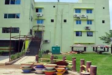 هتل Southcity