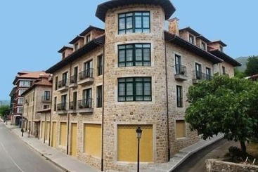 هتل Villa De Cabrales