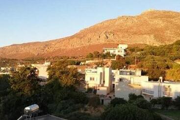 هتل Zakros Rooms Restaurant